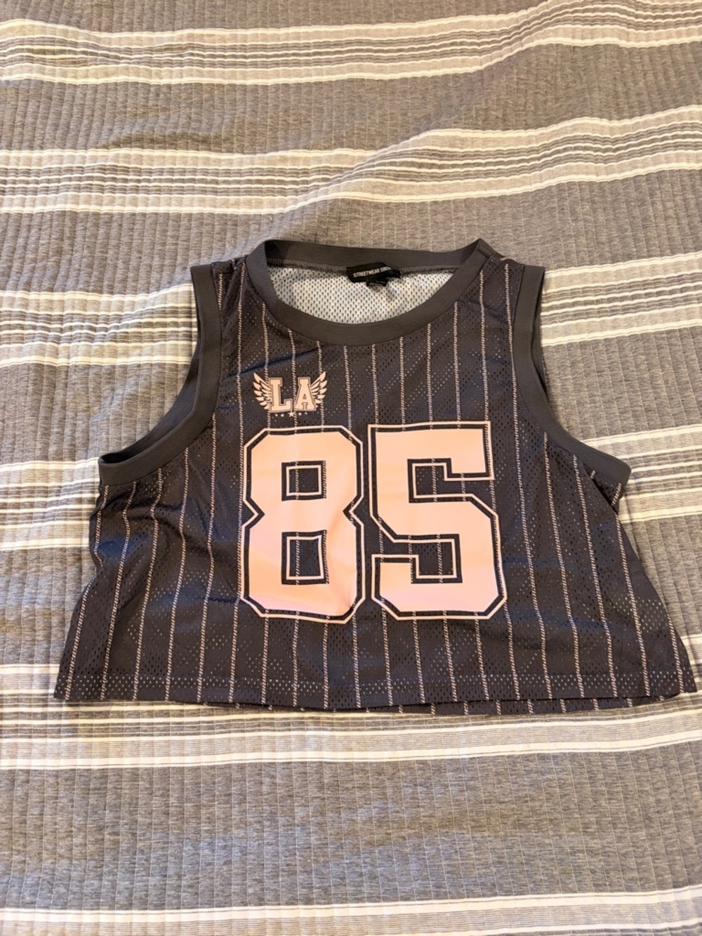 Streetwear Society grey& Pink Pinstripe Women’s Athletic Crop Tank size large